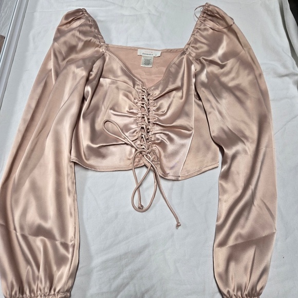 URBAN ROMANTICS Satin Blouse - Picture 1 of 4